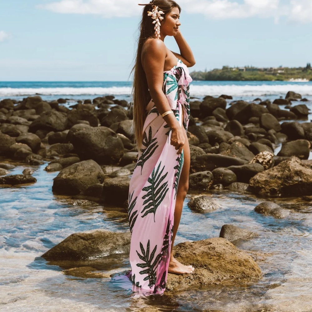 ALOHIWAI NWOT PAREO LAUAE PRINT FERN